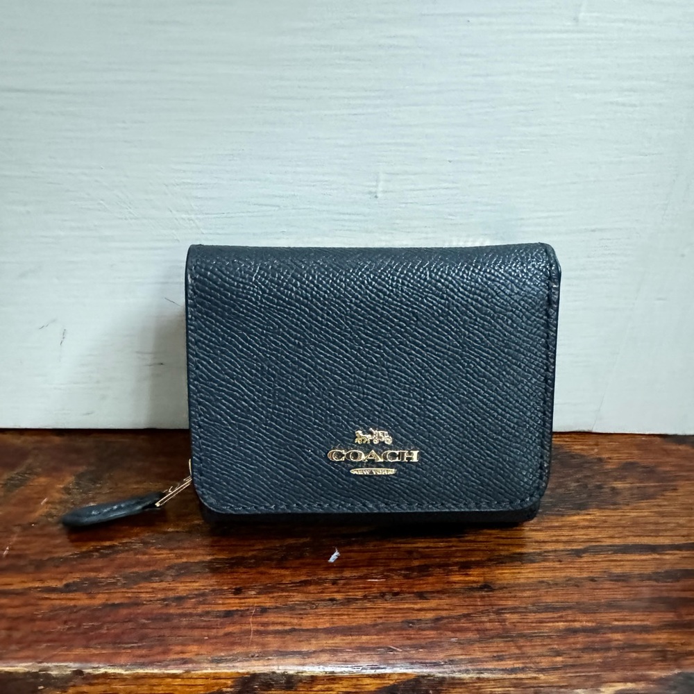 Coach wallet | Compact | Zipper change compartment